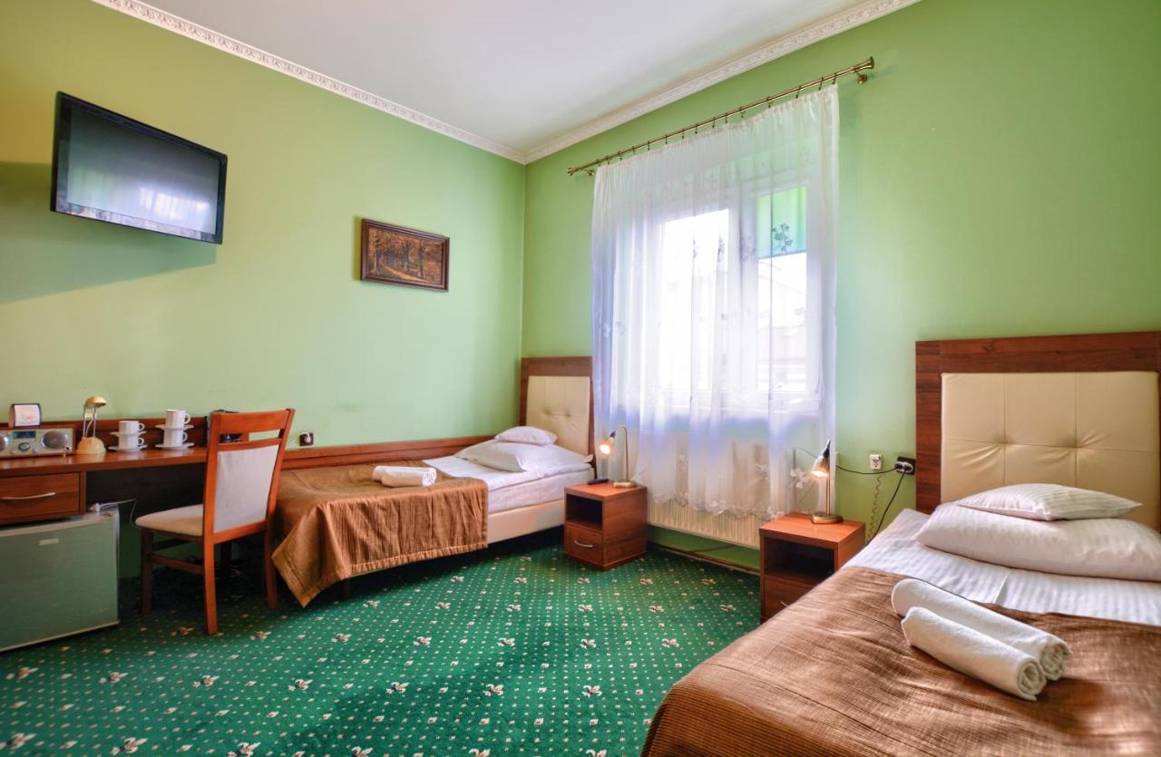 Hotel Jagiellonski Sanok Exterior foto