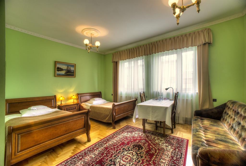 Hotel Jagiellonski Sanok Habitación foto
