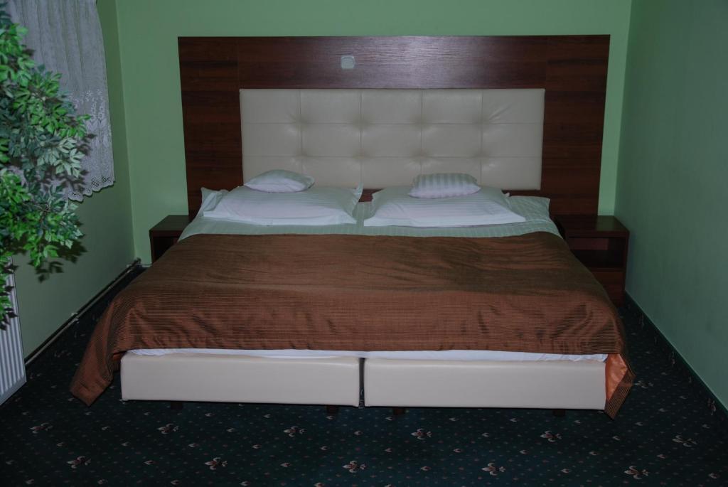 Hotel Jagiellonski Sanok Habitación foto